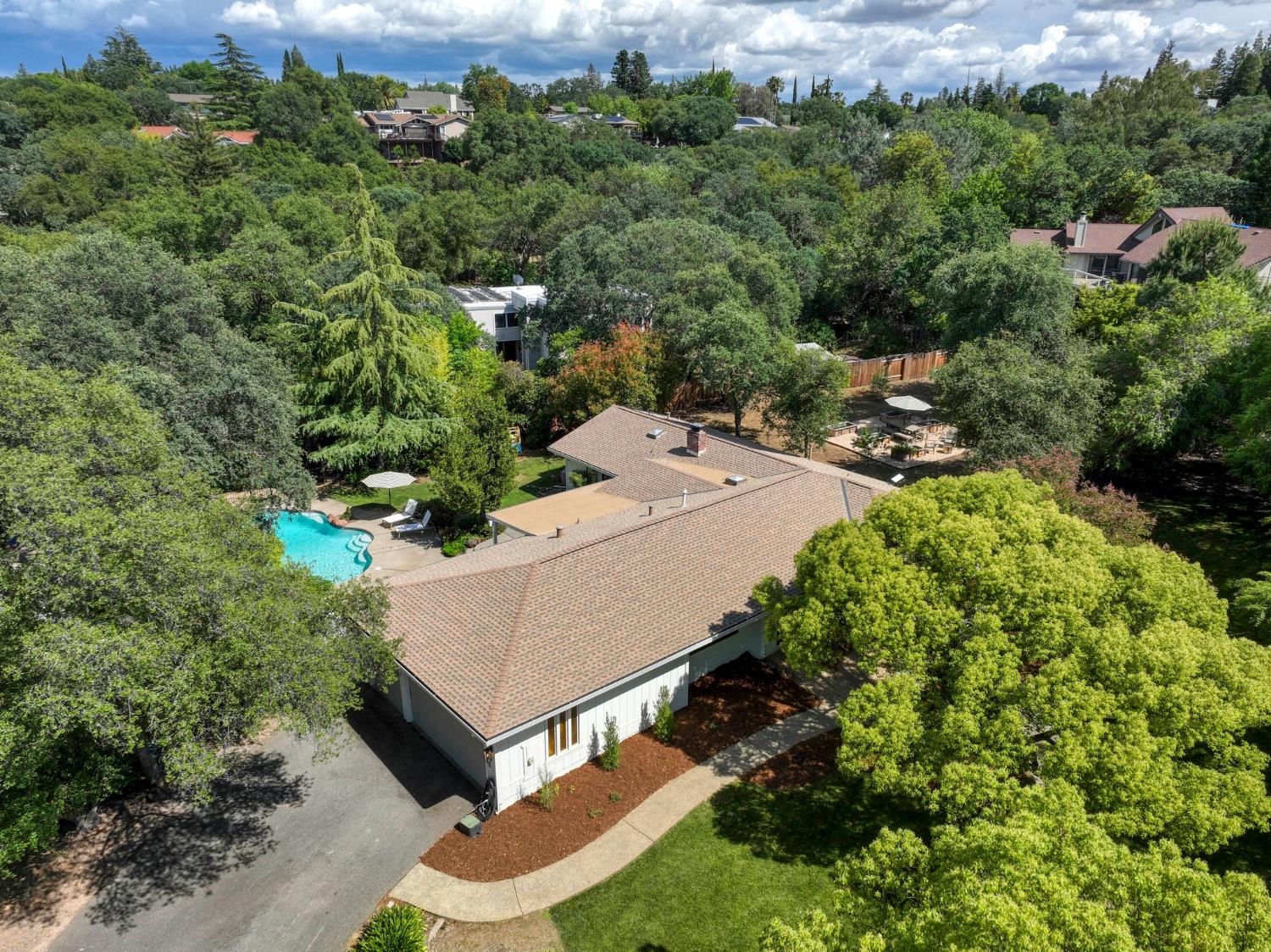 9230 Oak Leaf Way