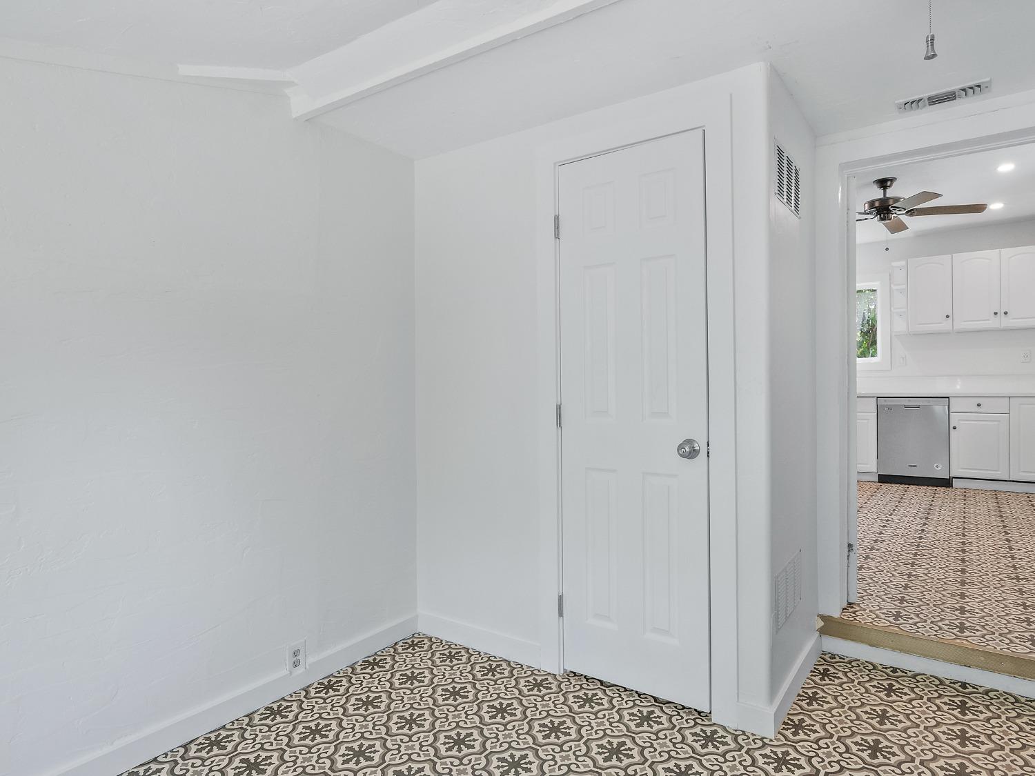 810 Persifer Street
