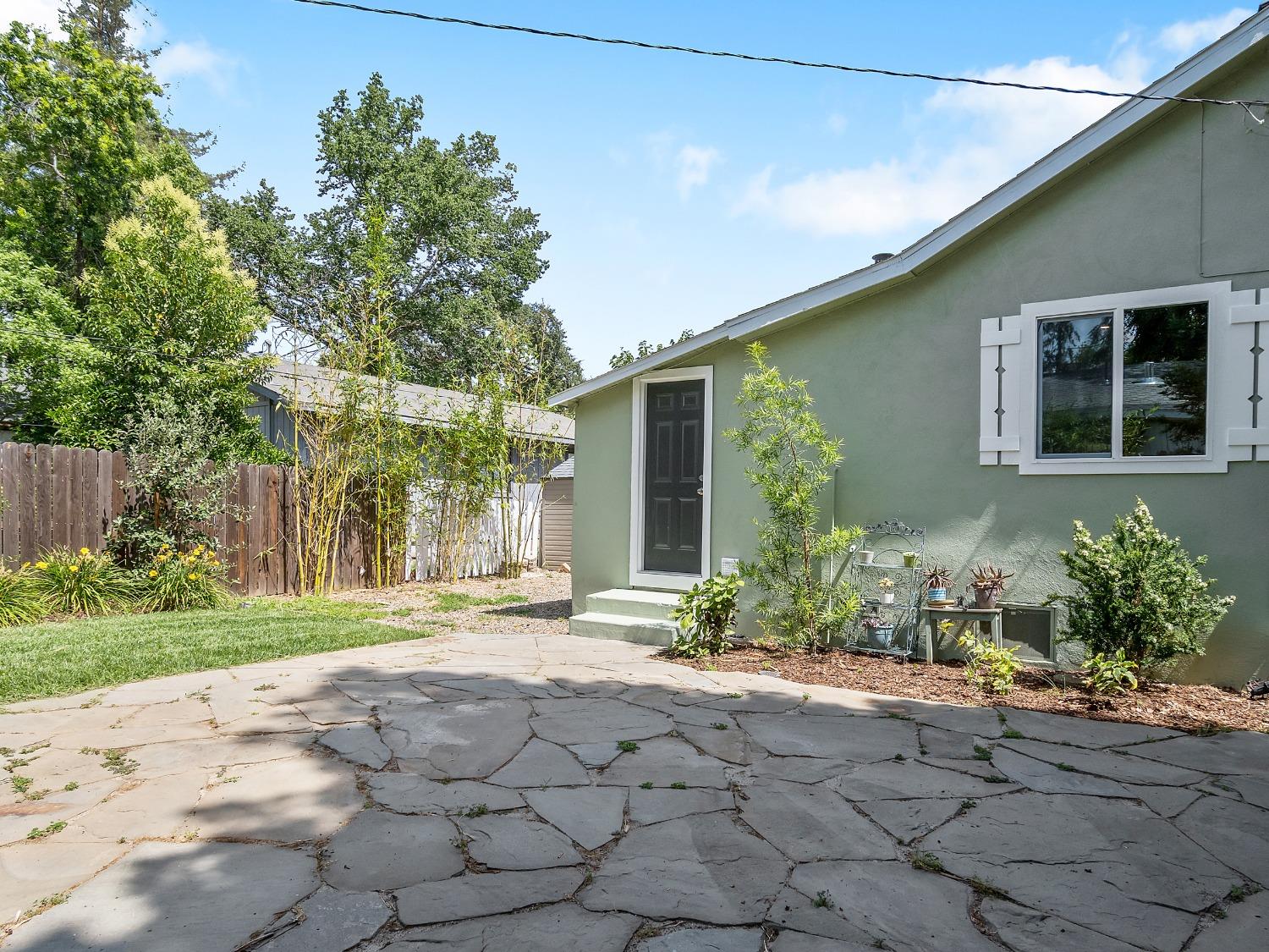 810 Persifer Street
