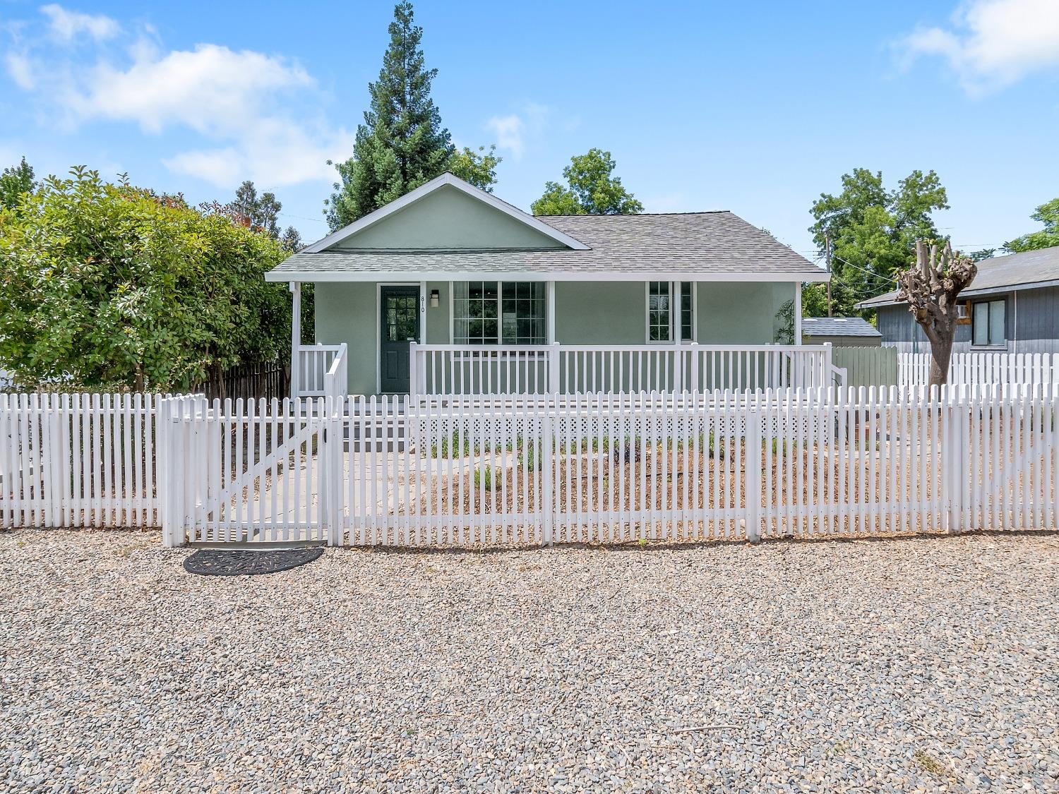 810 Persifer Street