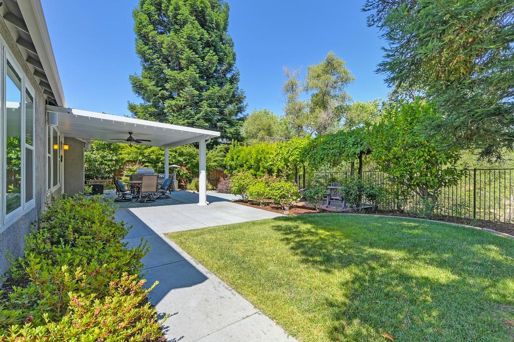 4901 Bentwood Way