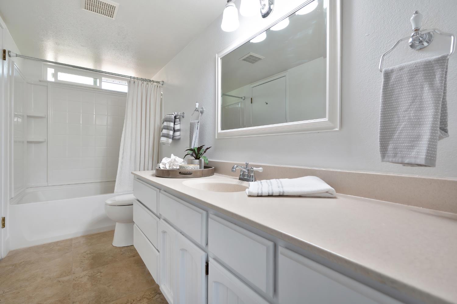 11667 Torrey Pines Drive