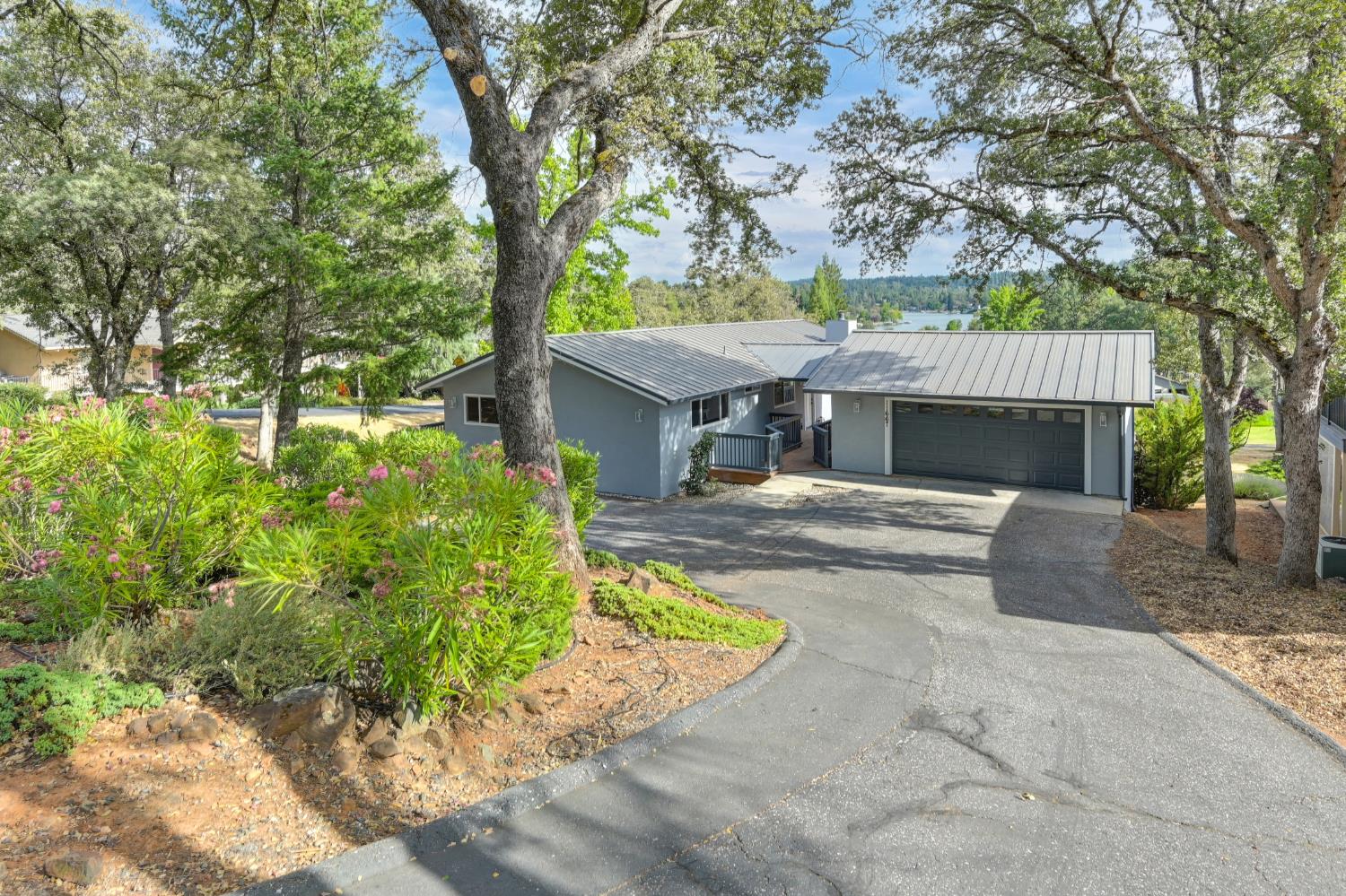 11667 Torrey Pines Drive