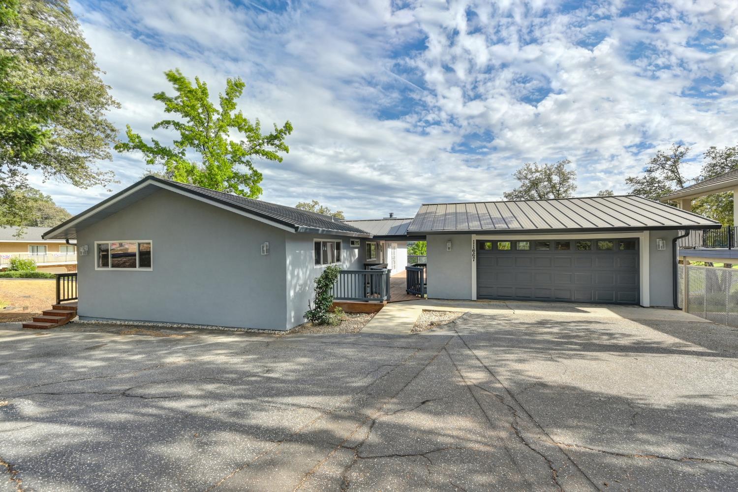 11667 Torrey Pines Drive