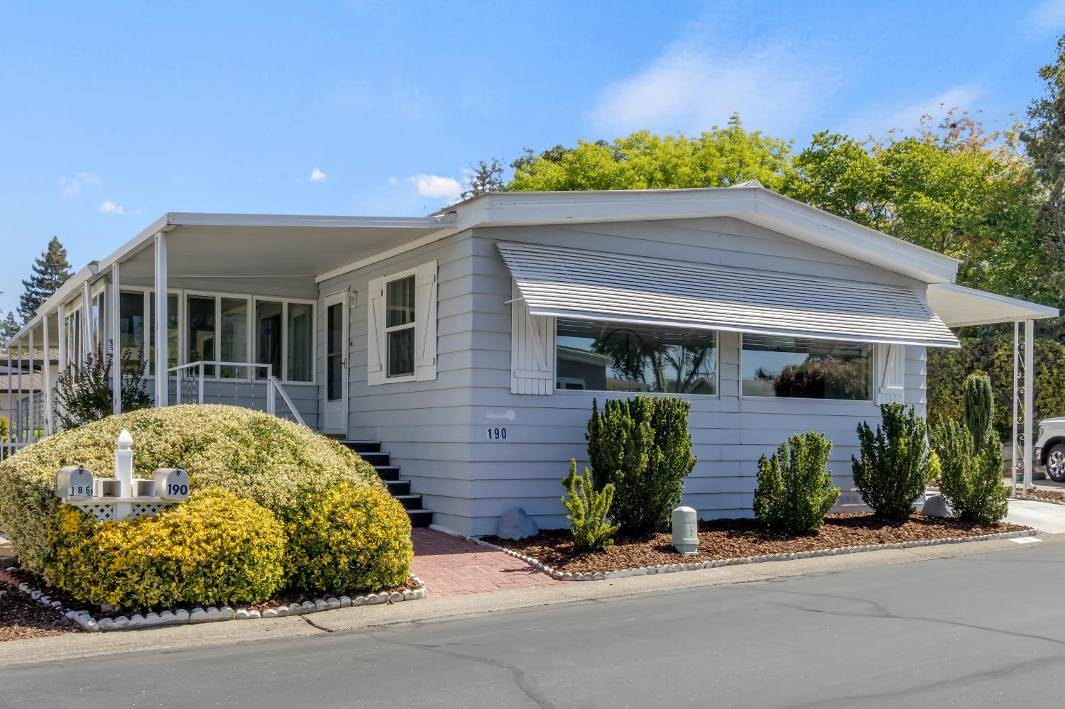 190 shadowbrook dr