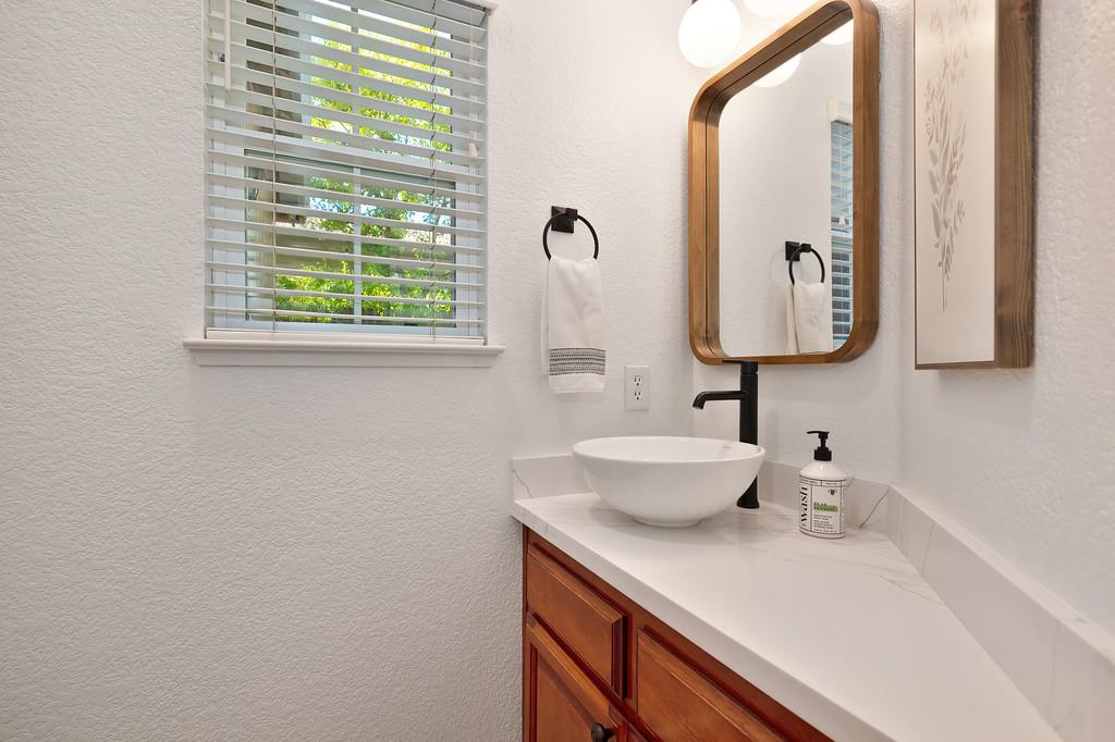 1038 Pintail Circle