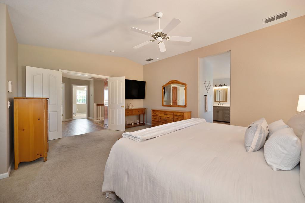 1038 Pintail Circle