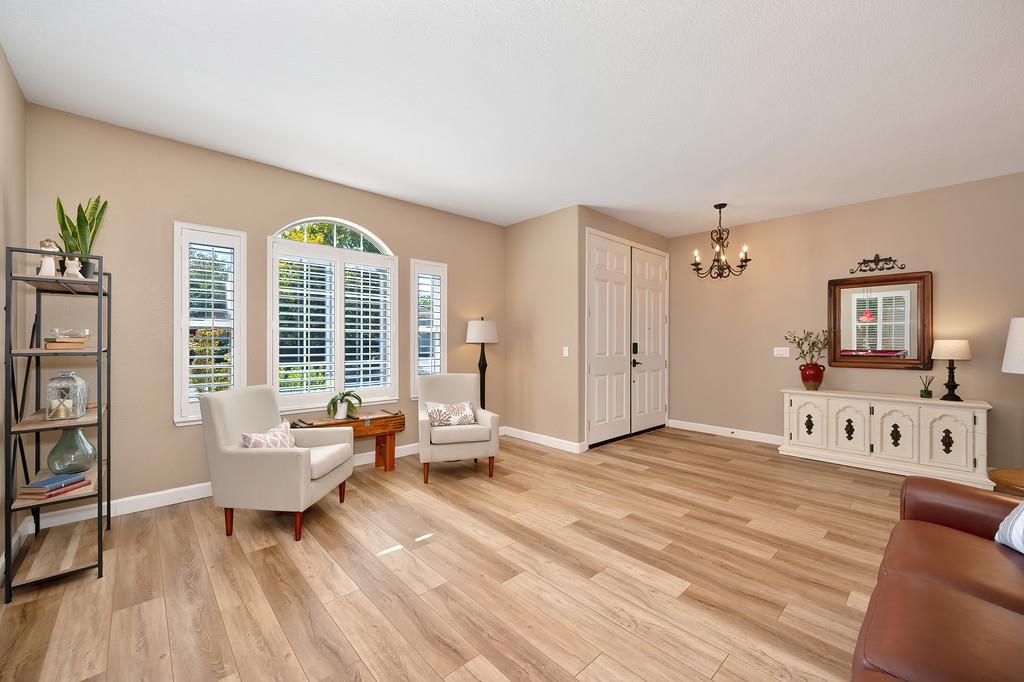 1038 Pintail Circle