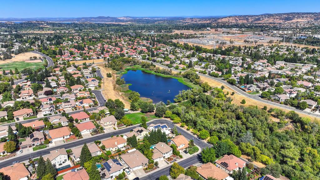 1038 Pintail Circle