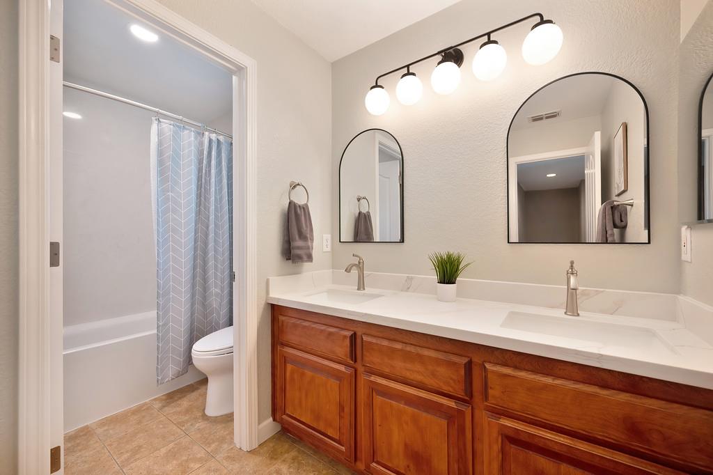 1038 Pintail Circle
