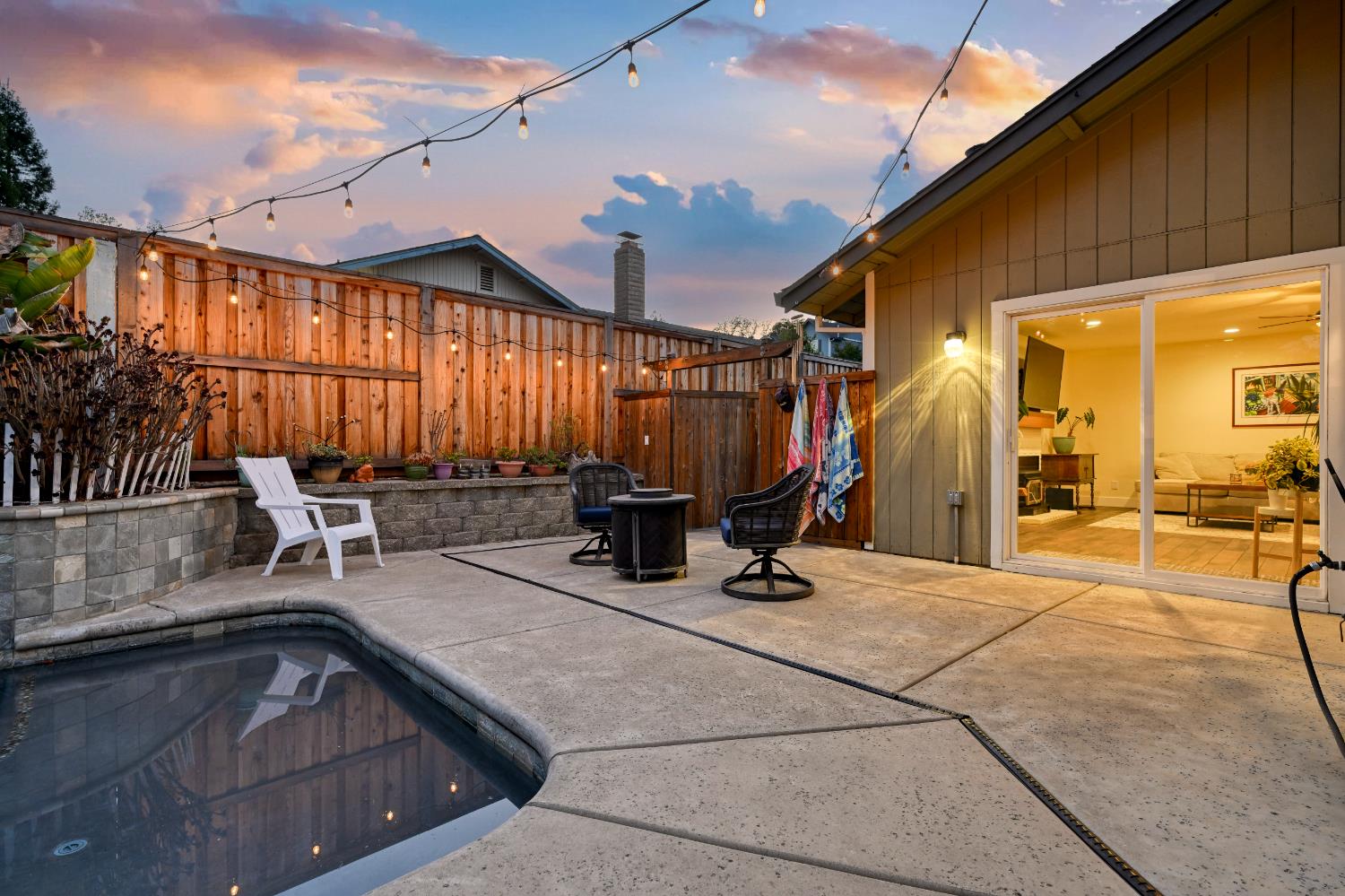 421 Willow Creek Drive
