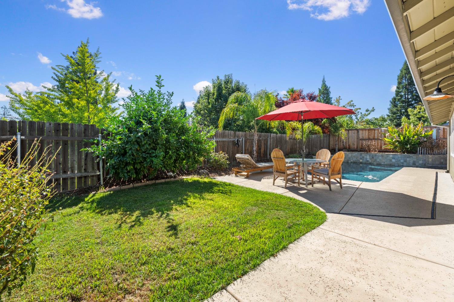 421 Willow Creek Drive