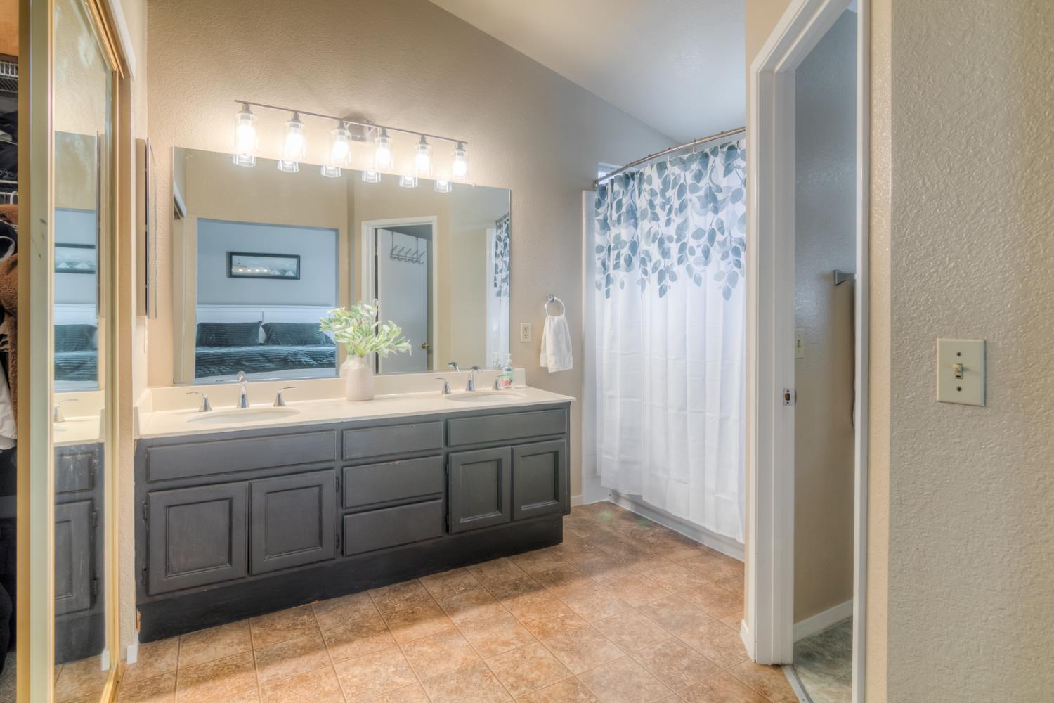 3312 Groveland Way