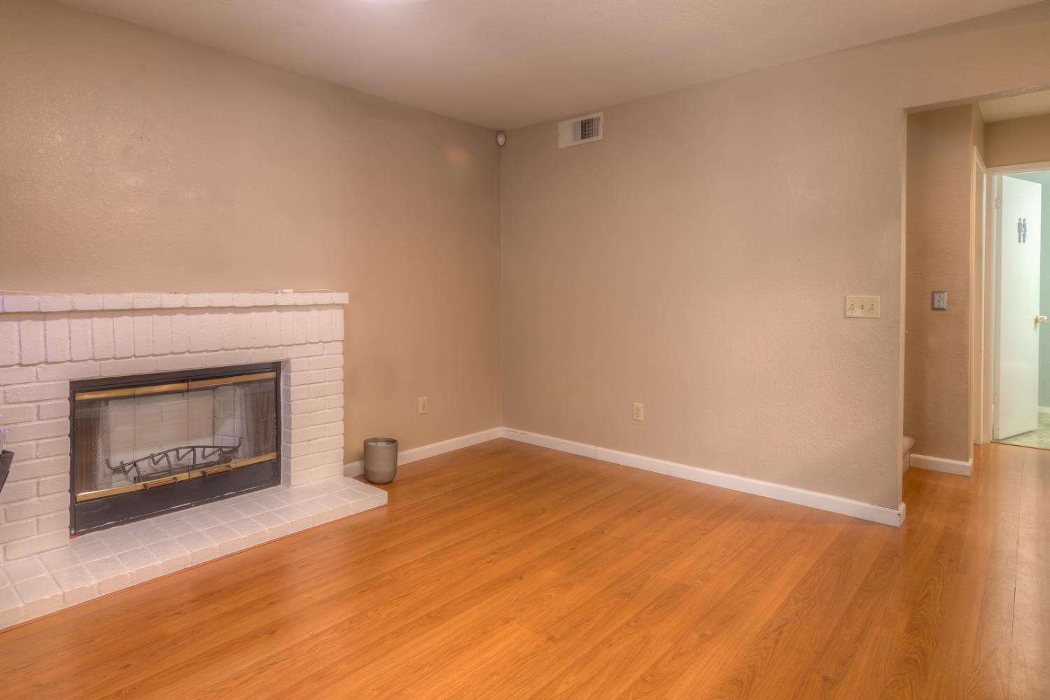 3312 Groveland Way