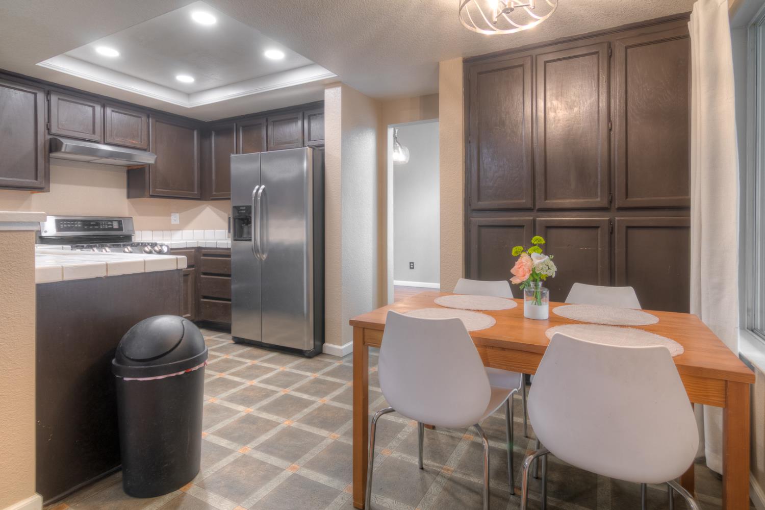 3312 Groveland Way