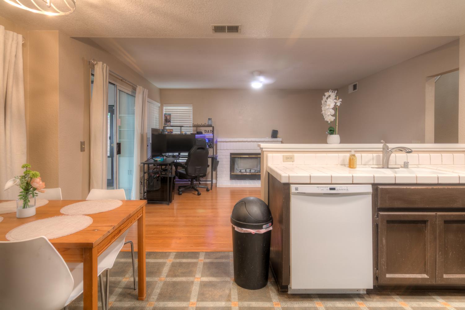 3312 Groveland Way