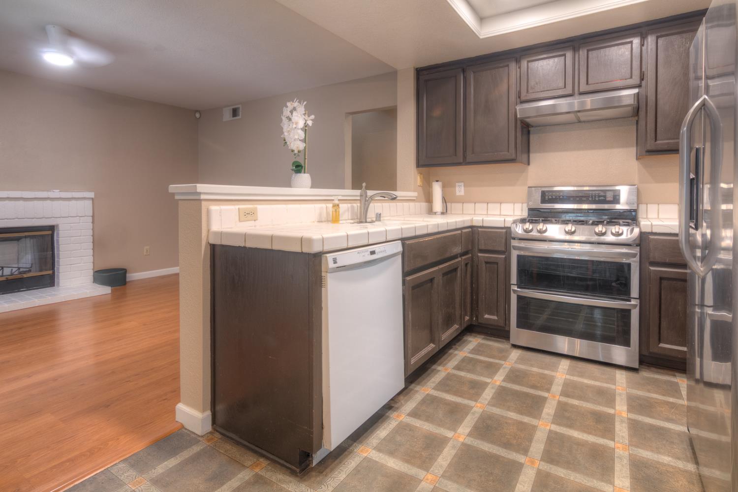 3312 Groveland Way