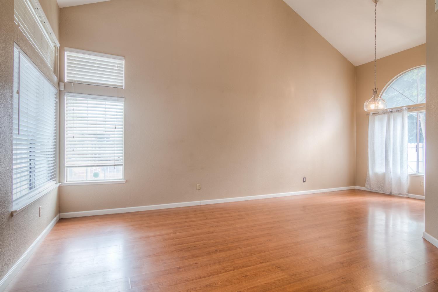 3312 Groveland Way
