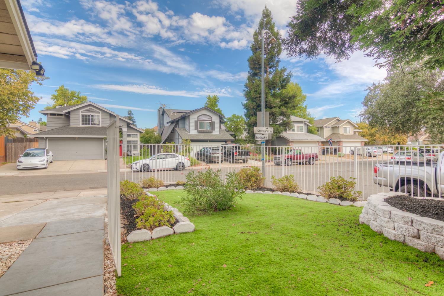 3312 Groveland Way