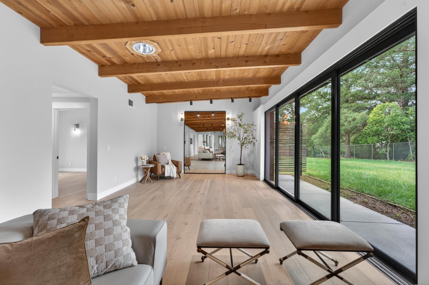 8290 Oak Knoll Drive