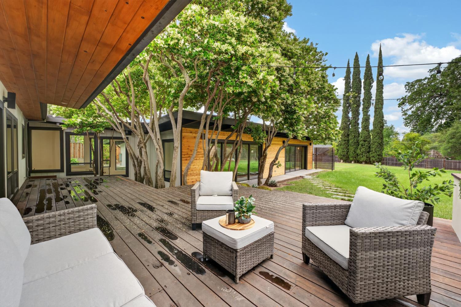 8290 Oak Knoll Drive