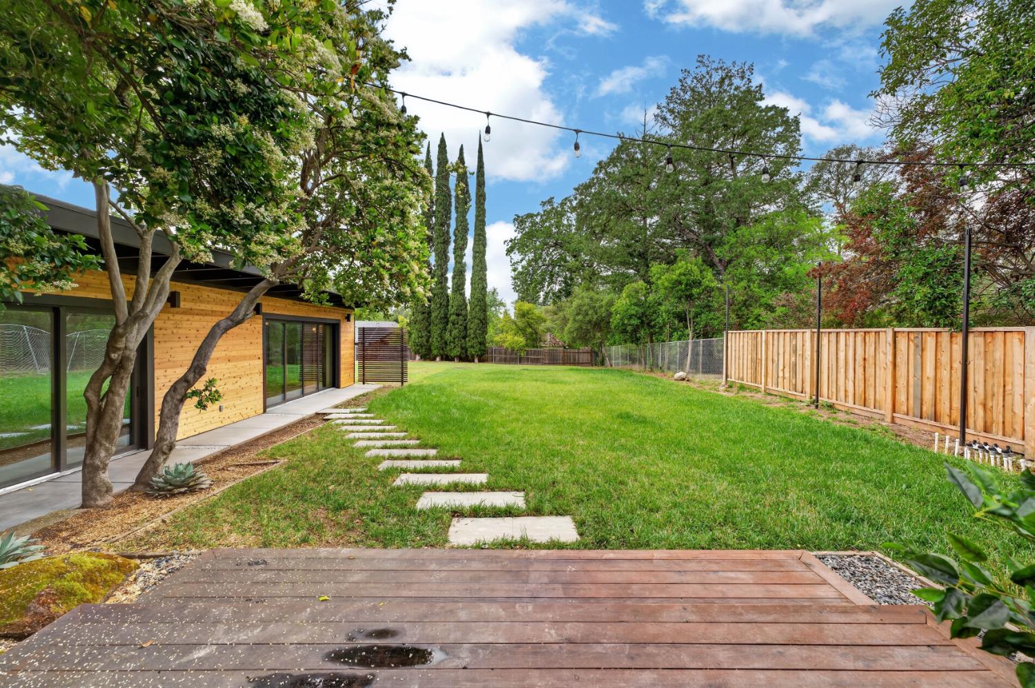 8290 Oak Knoll Drive