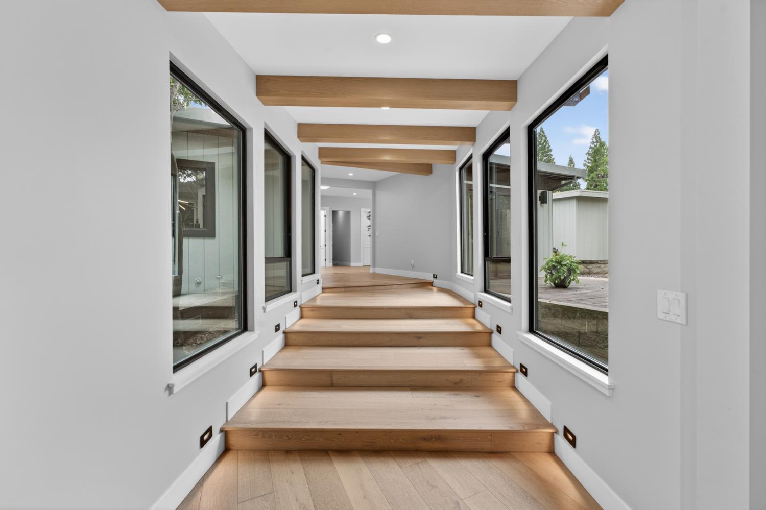 8290 Oak Knoll Drive