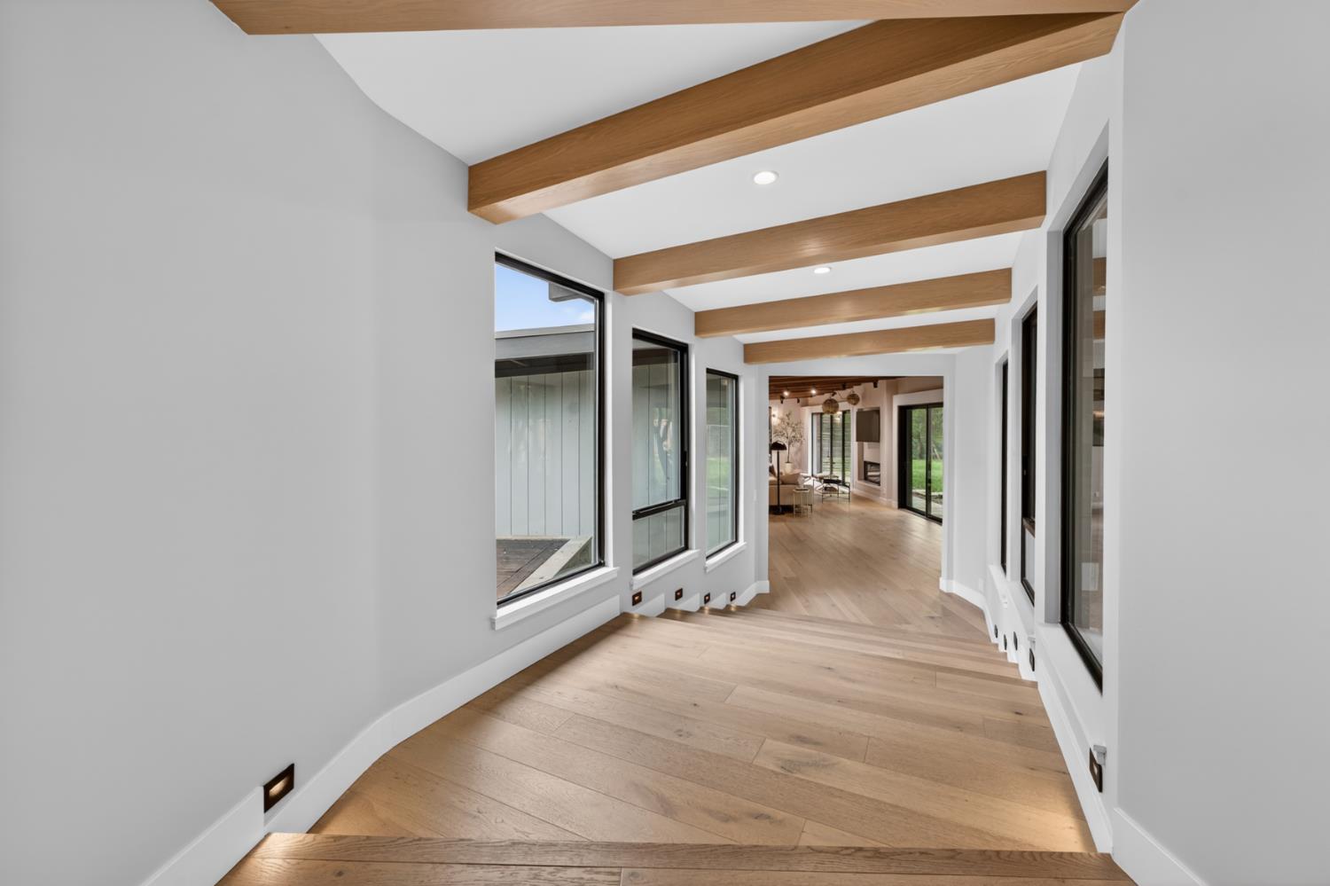 8290 Oak Knoll Drive
