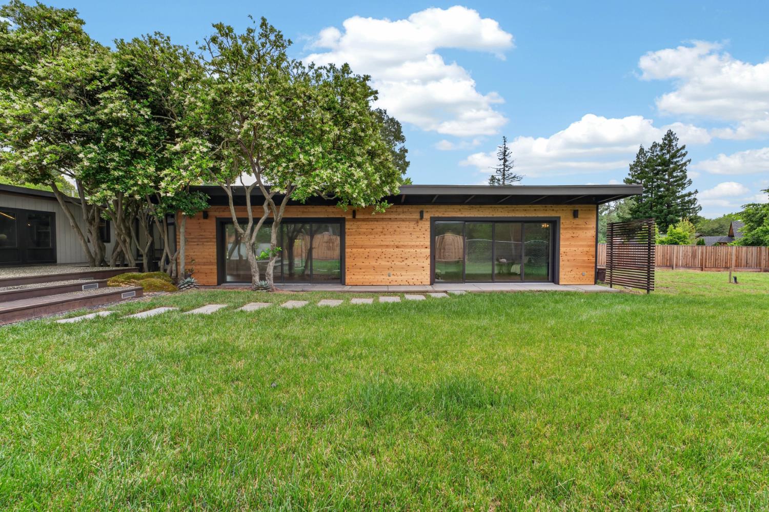 8290 Oak Knoll Drive