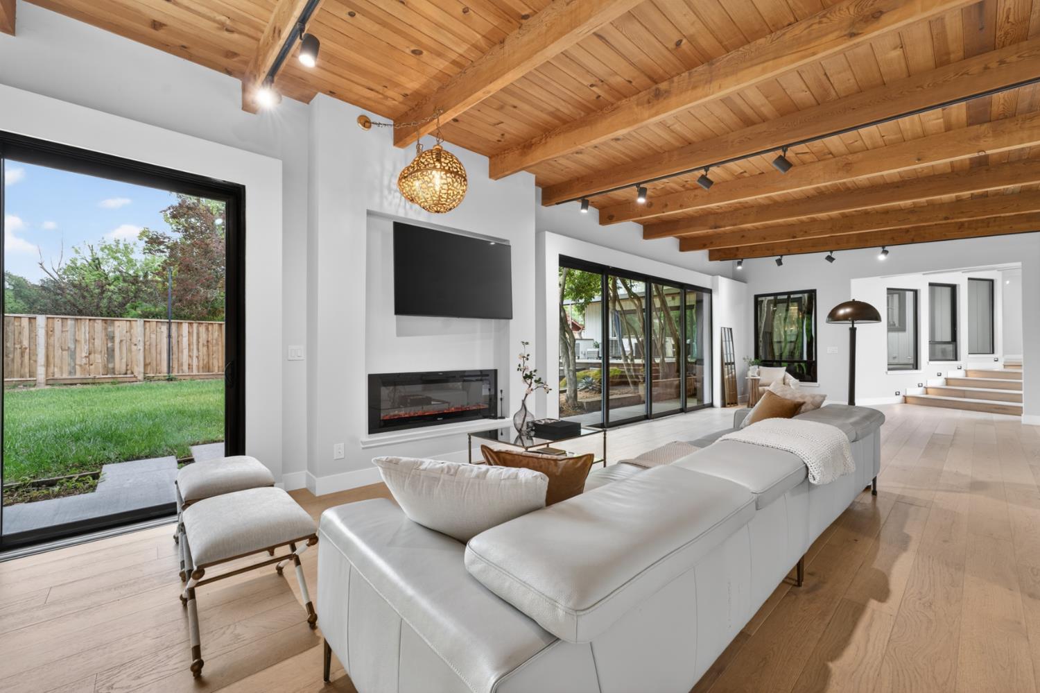 8290 Oak Knoll Drive