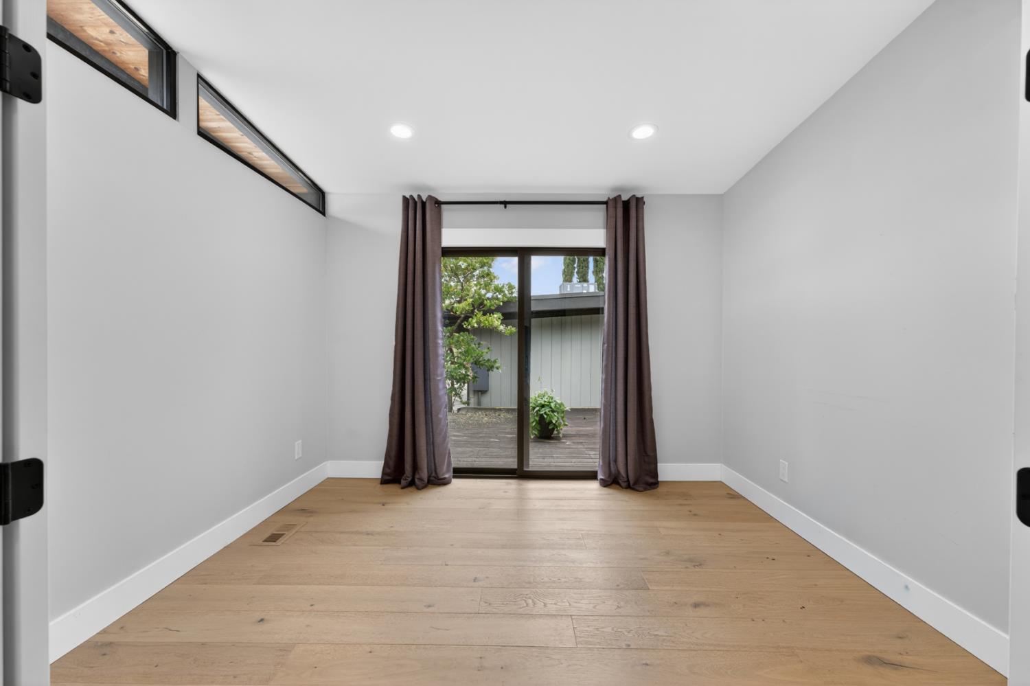 8290 Oak Knoll Drive