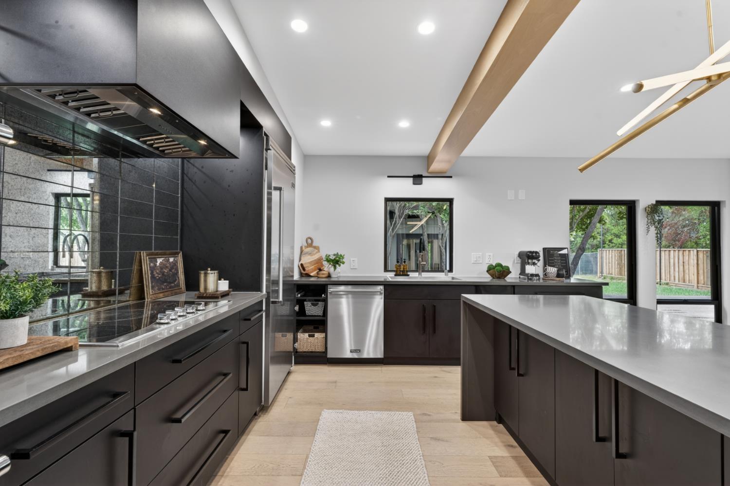 8290 Oak Knoll Drive