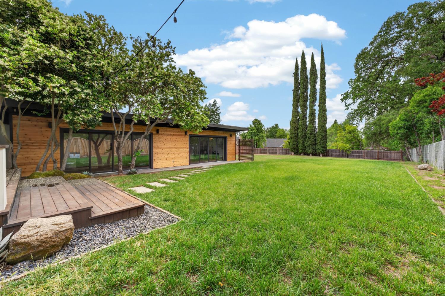 8290 Oak Knoll Drive
