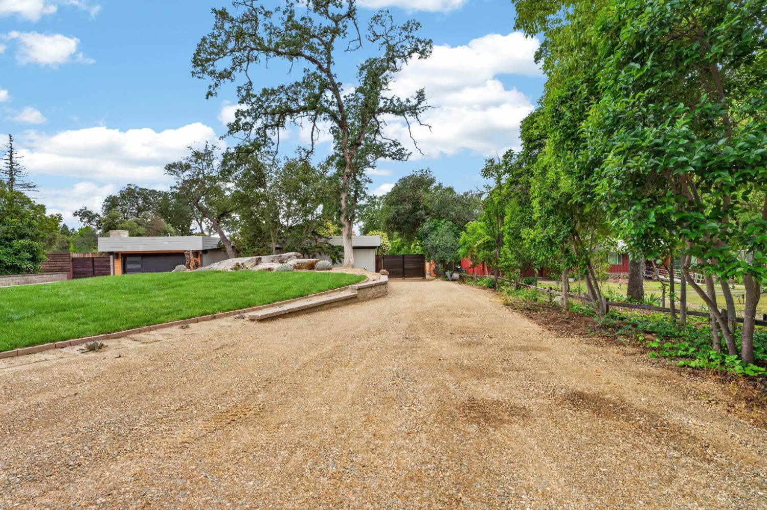 8290 Oak Knoll Drive