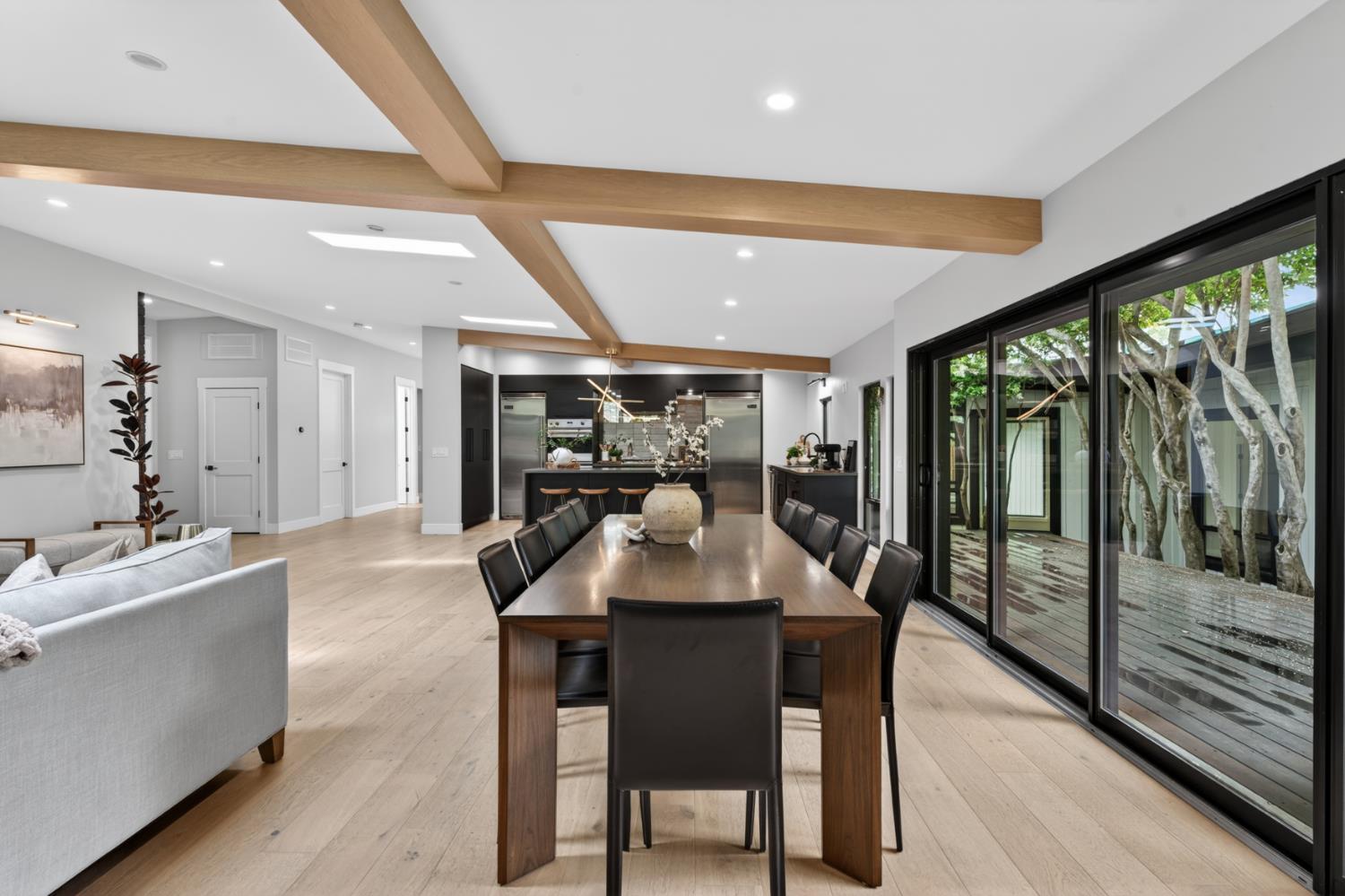 8290 Oak Knoll Drive