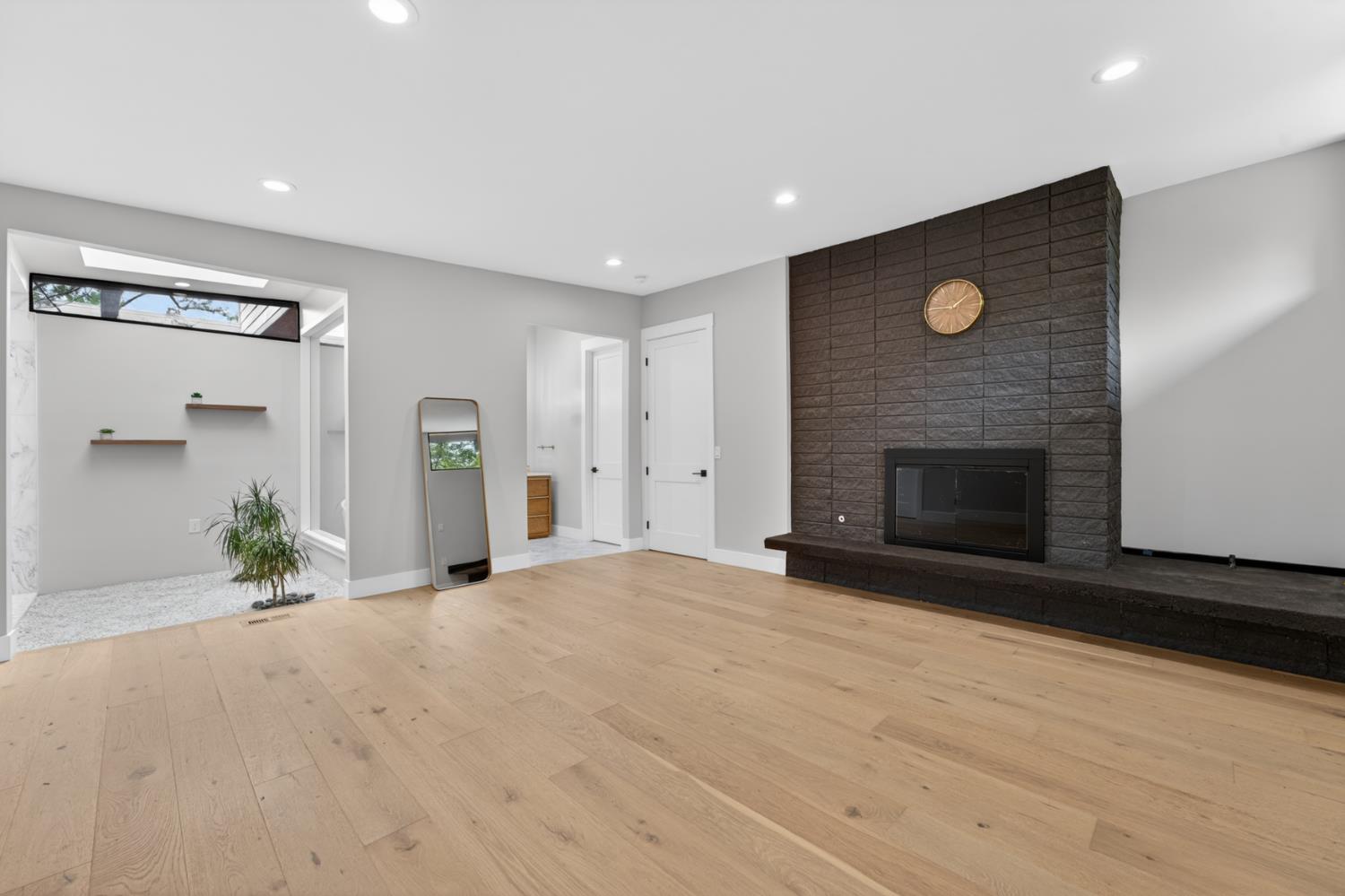 8290 Oak Knoll Drive