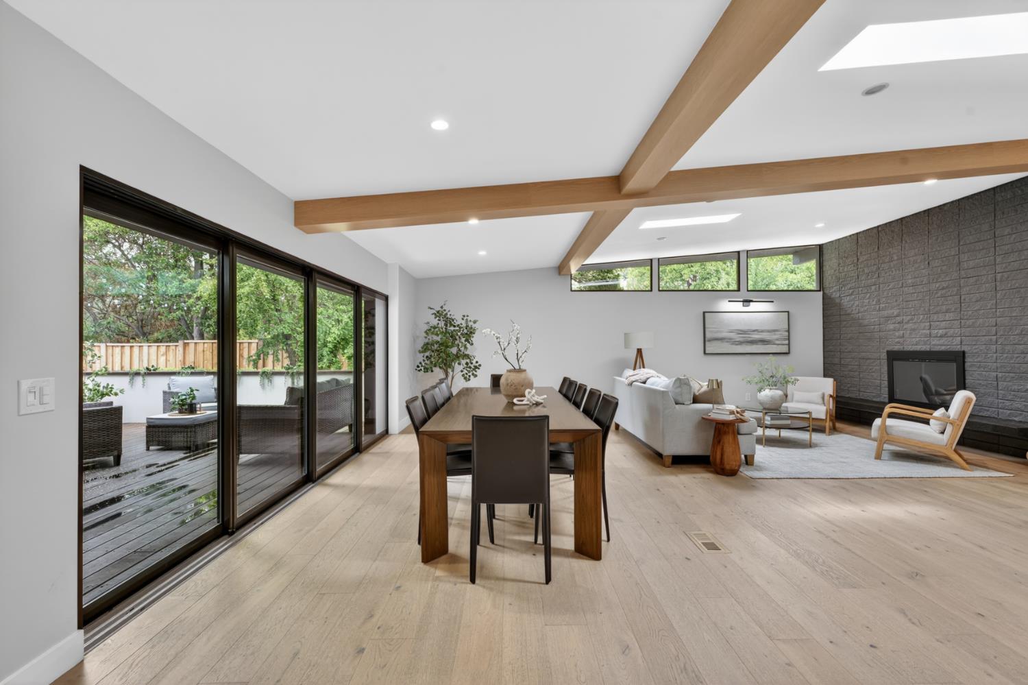8290 Oak Knoll Drive