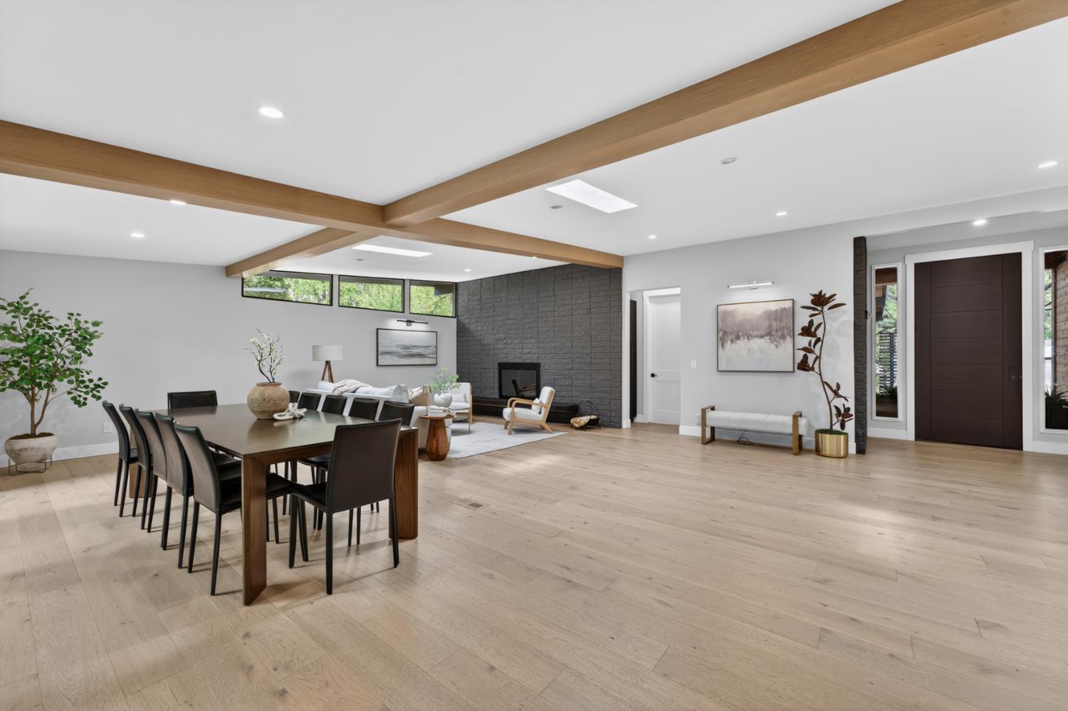 8290 Oak Knoll Drive