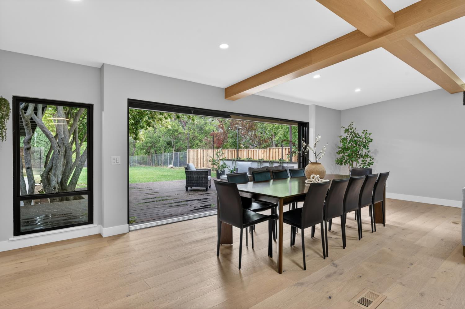8290 Oak Knoll Drive