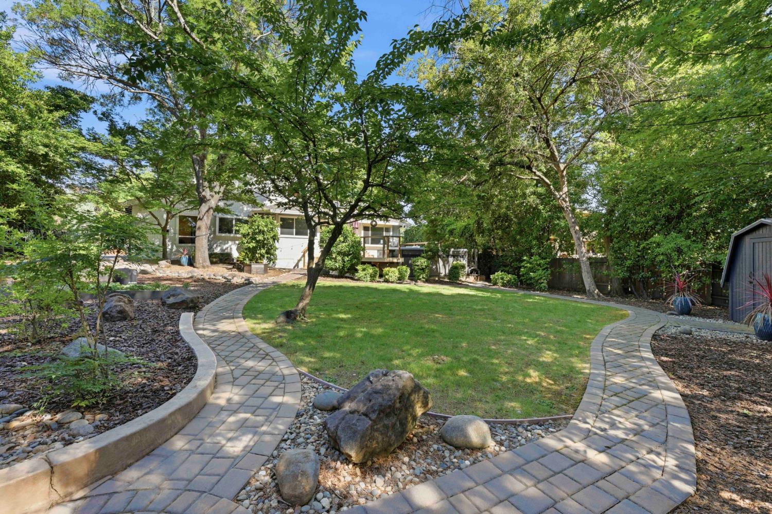 204 Oak Canyon Way
