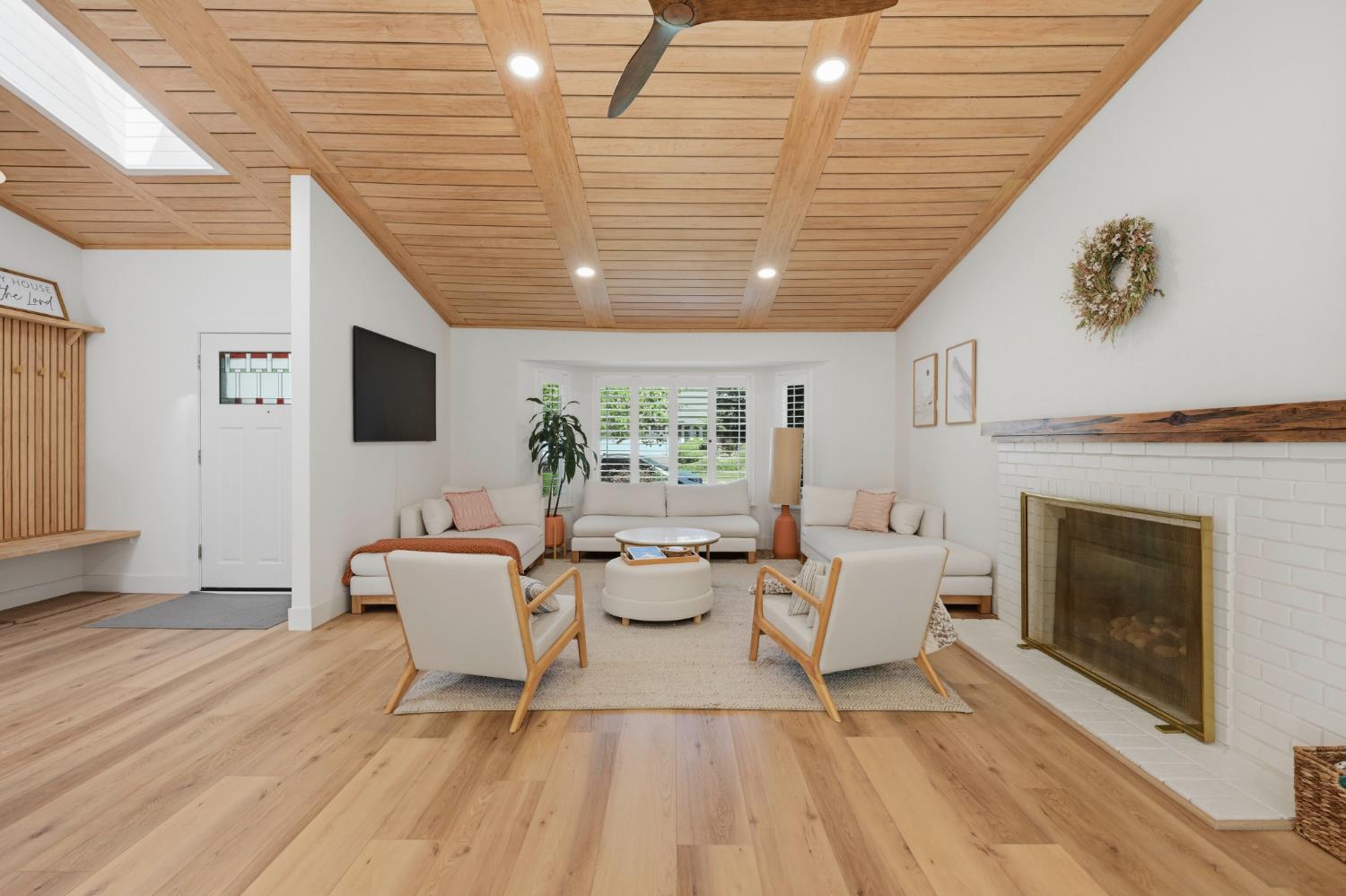 204 Oak Canyon Way