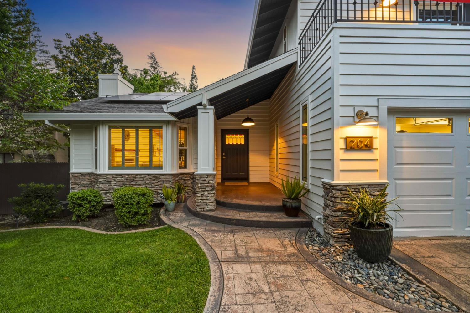 204 Oak Canyon Way