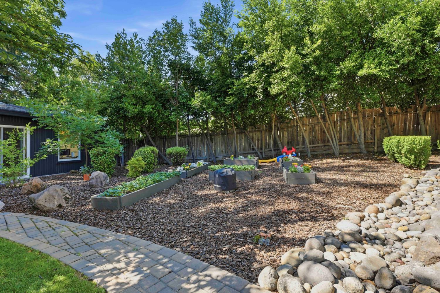 204 Oak Canyon Way