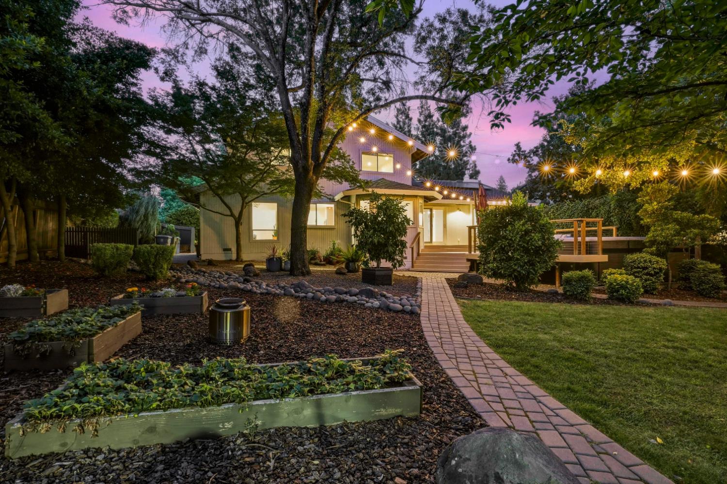 204 Oak Canyon Way