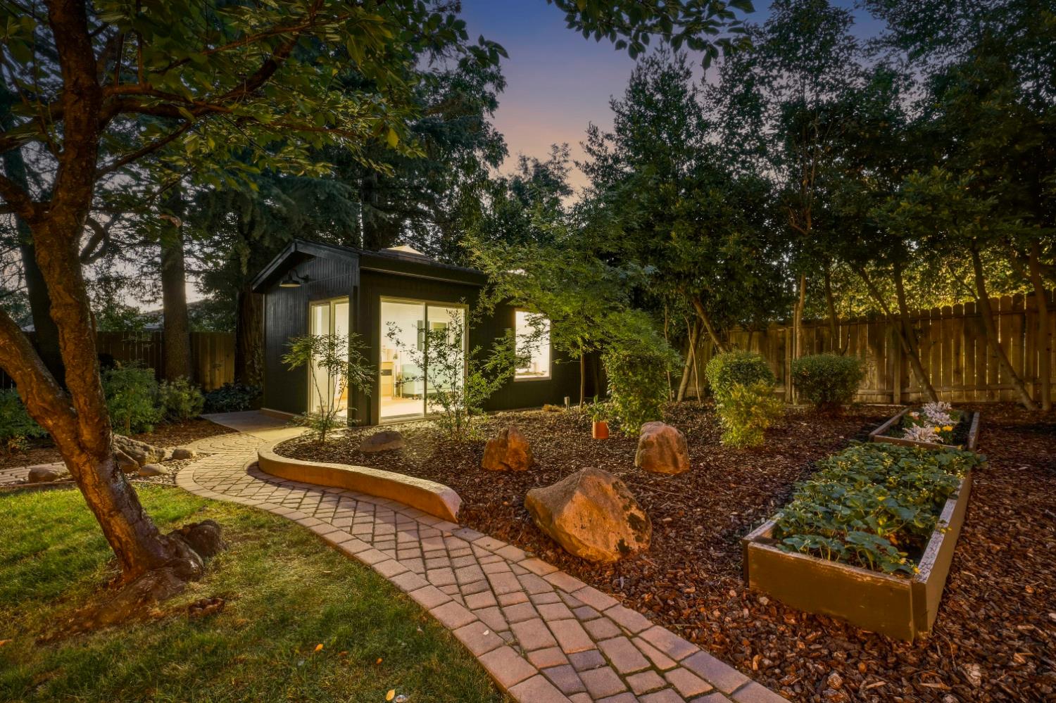 204 Oak Canyon Way