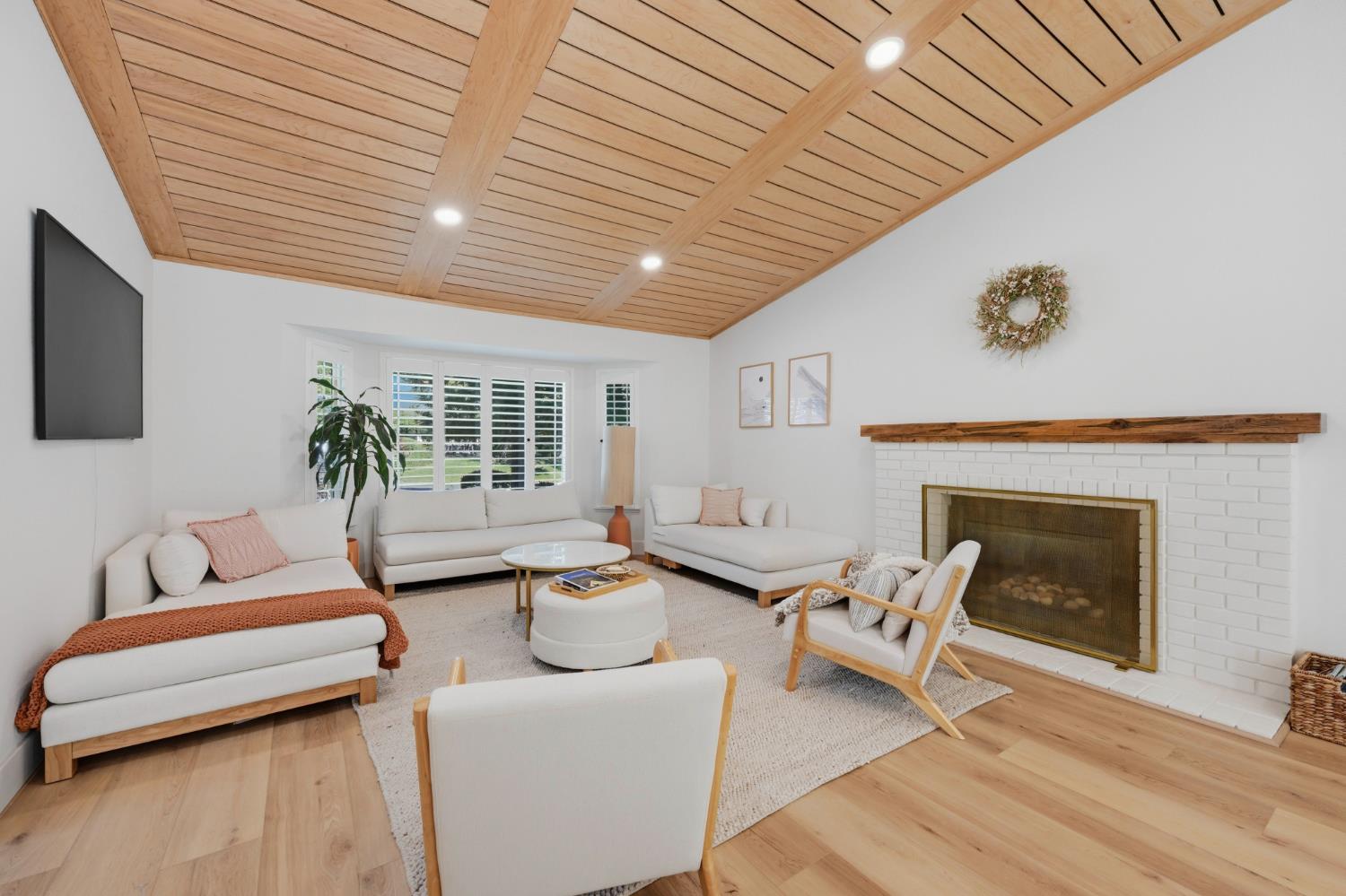 204 Oak Canyon Way