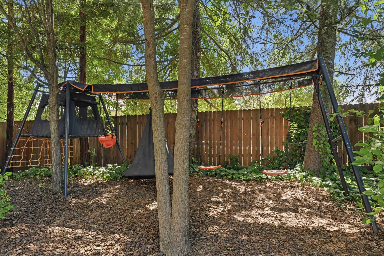 204 Oak Canyon Way
