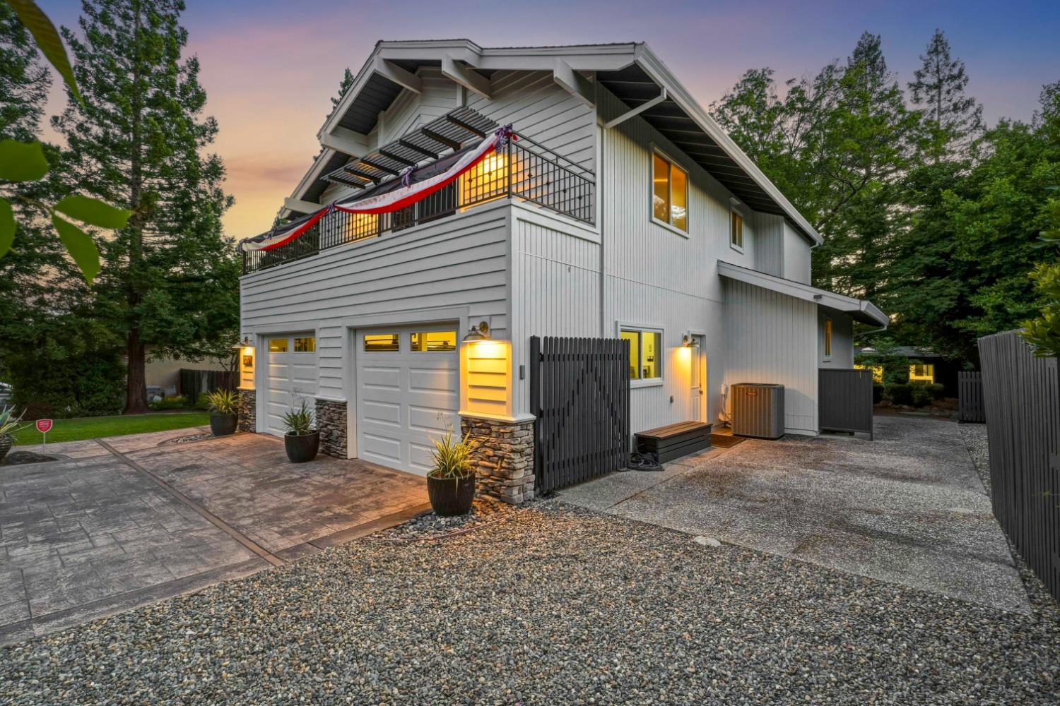204 Oak Canyon Way