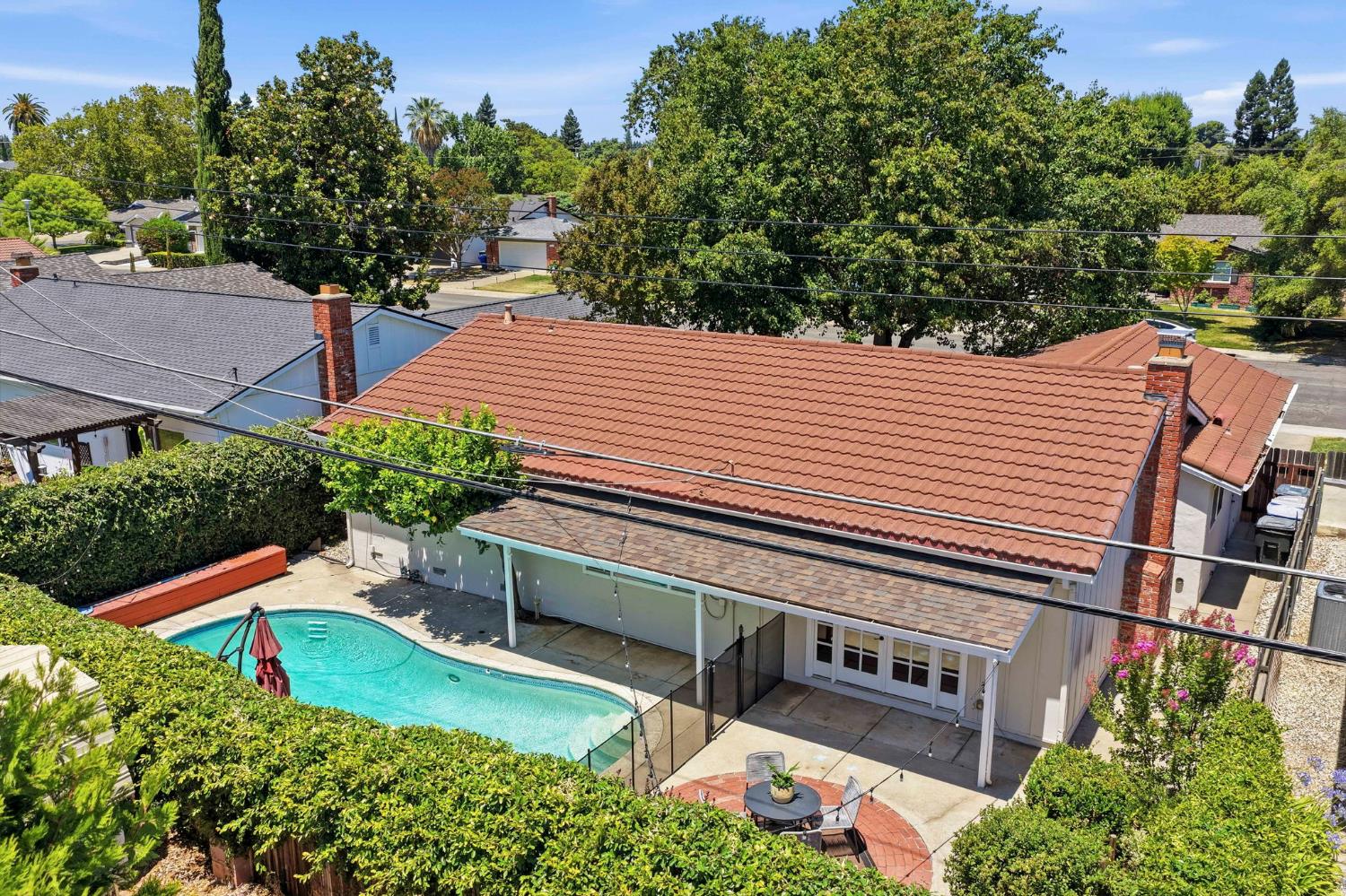 8222 Lake Forest Drive
