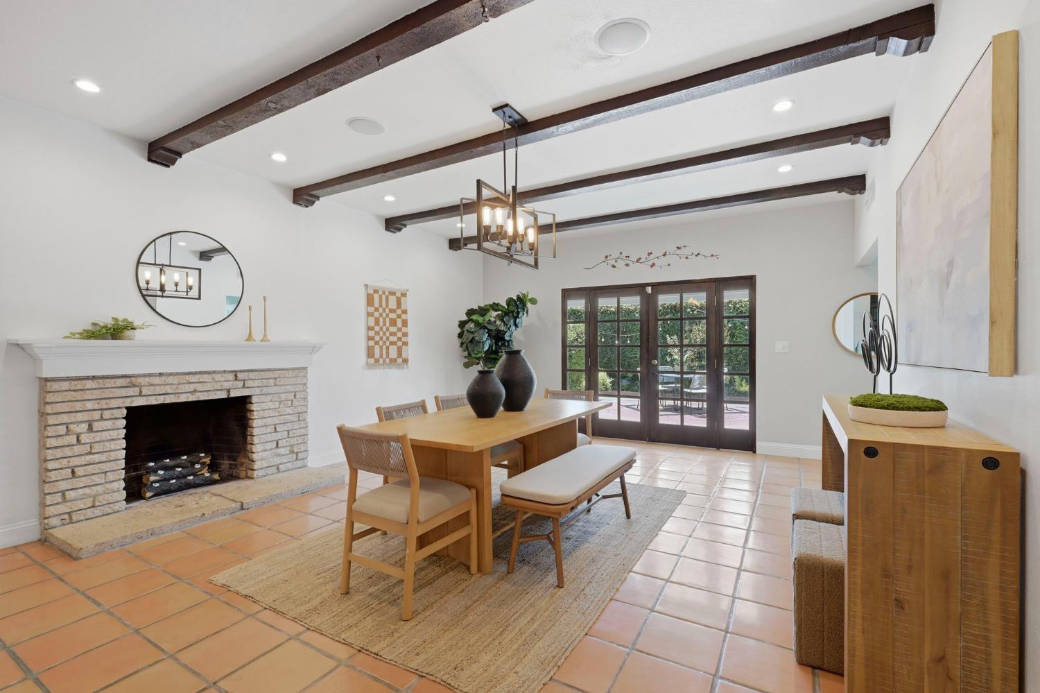 8222 Lake Forest Drive
